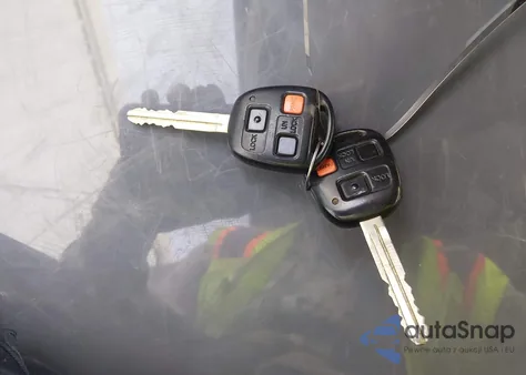 2014 Toyota Fj Cruiser z USA, uszkodzony, nr VIN JTEBU4BF5EK199690